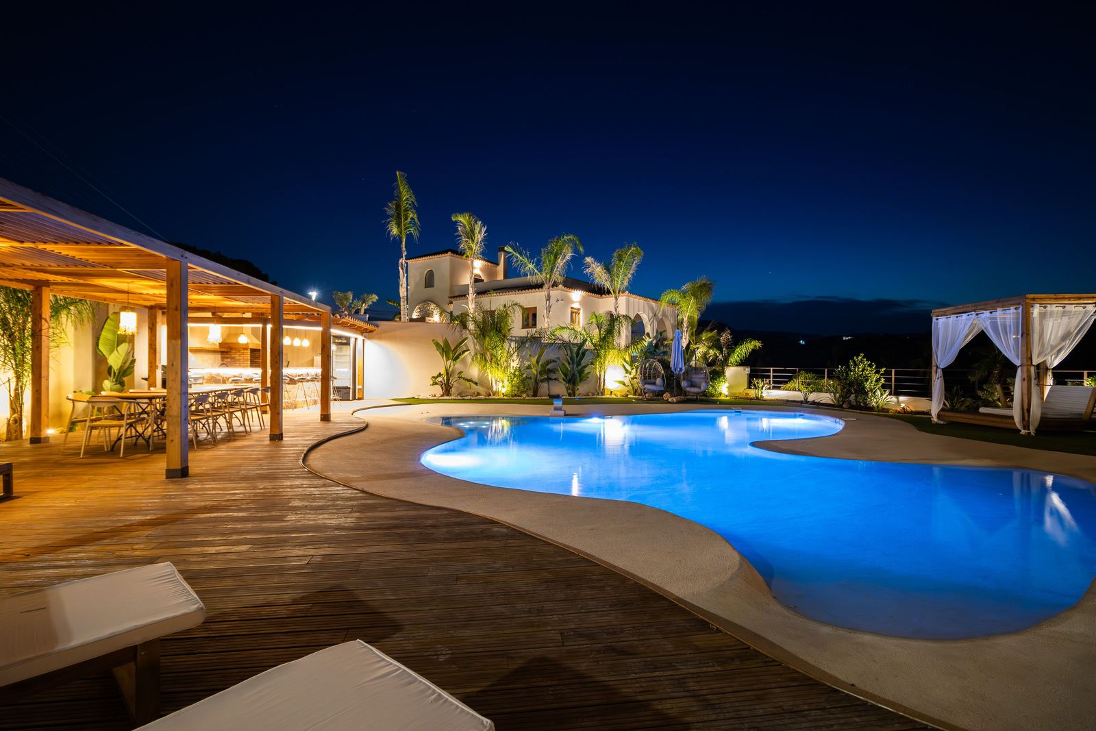 Villa i skymning vid Costa Blanca